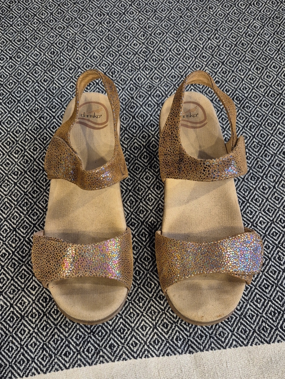 Dansko Metallic Strap Sandals Size 8.5 (39) - Picture 3 of 10
